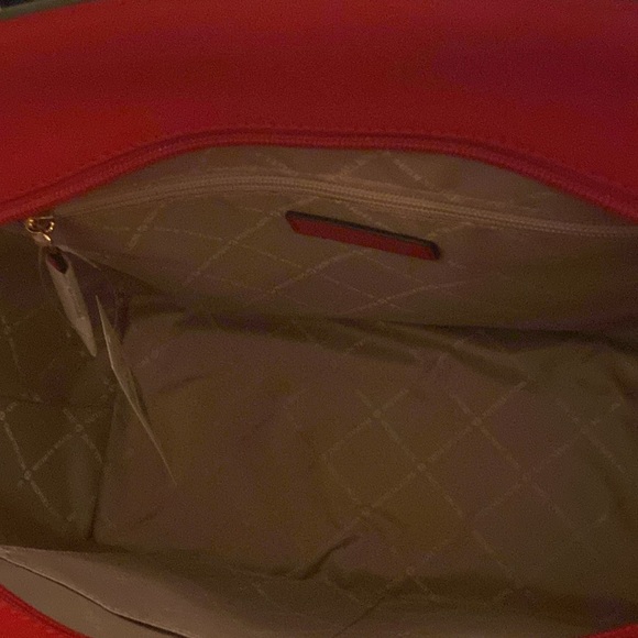 Michael Kors NWT Bright Red Travel Tote, Leather, width-17”, height-11.5”. Beaut - Picture 7 of 8
